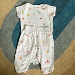 Red Caribou set 0-3 months